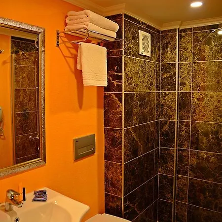 Banu Luxury לינה וארוחת בוקר 3*