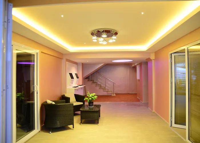 Banu Luxury 住宿加早餐酒店 马尔马里斯
